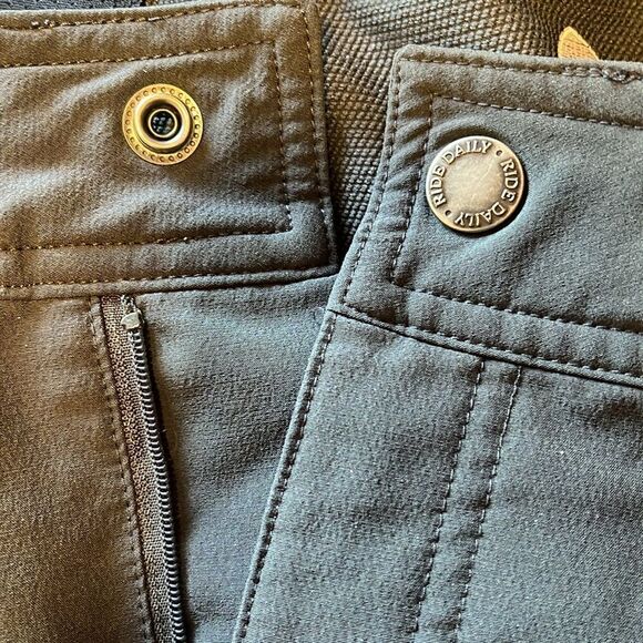 ADJUSTABLE WAIST CLUB RIDE APPAREL SIZE MEDIUM 11” SHORTS - Picture 12 of 14